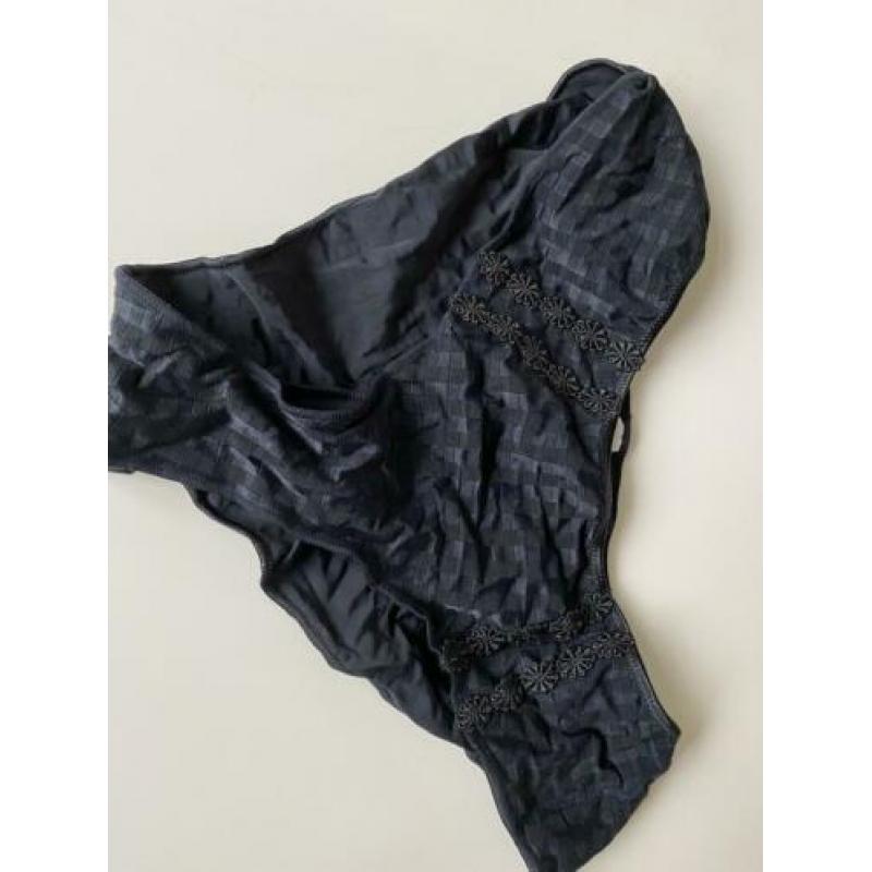Setje Marie Jo bustier met 2 broekjes 70 E /40
