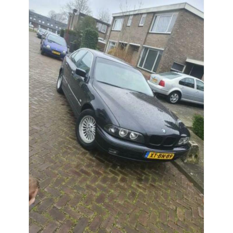 BMW 5-Serie 2.8 I 528 AUT/ Zwart