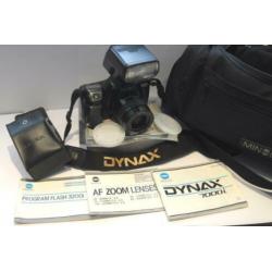 MINOLTA Dynax 7000I met 35/80 mm lens en flitser.