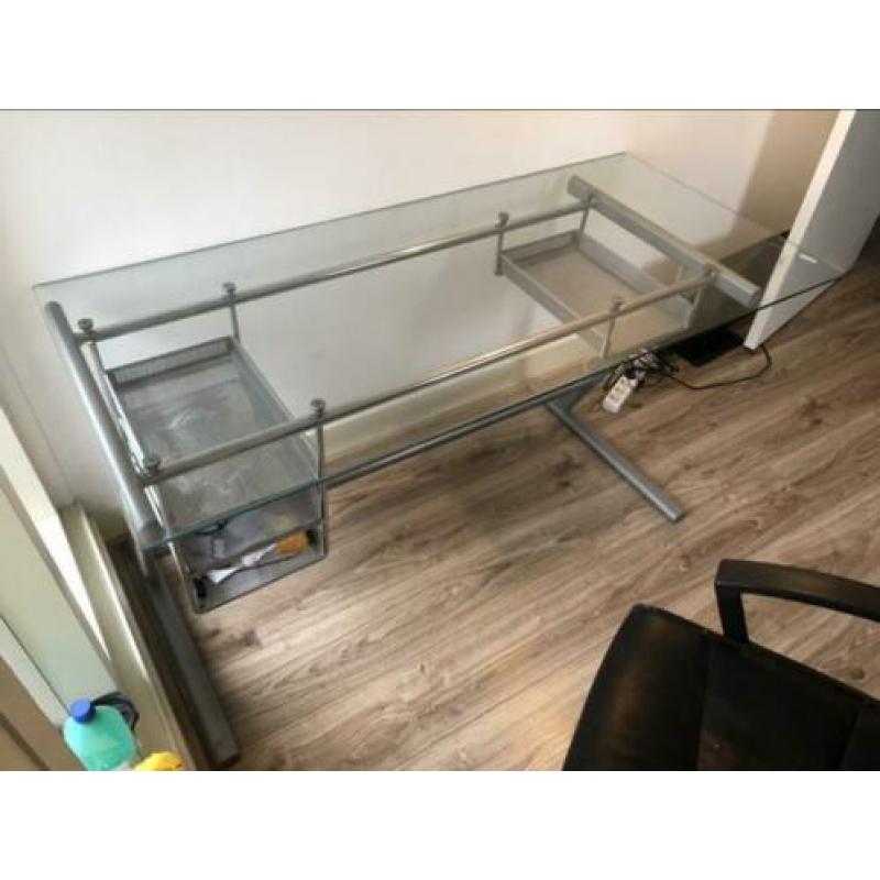 Prachtig Glazen Bureau