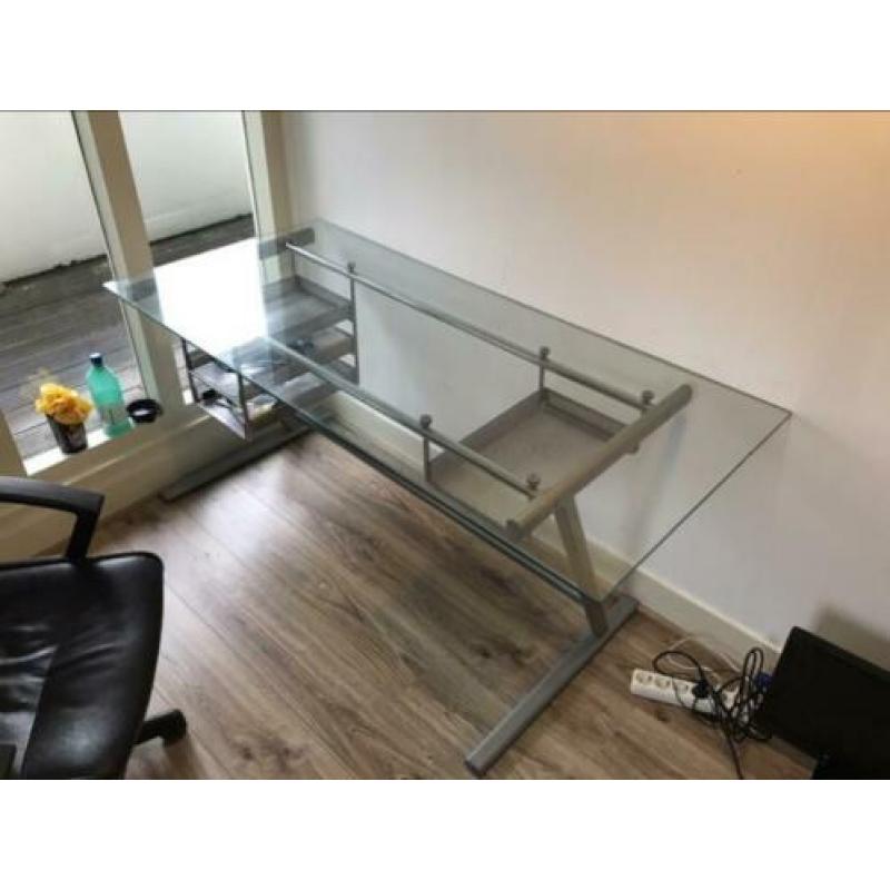 Prachtig Glazen Bureau