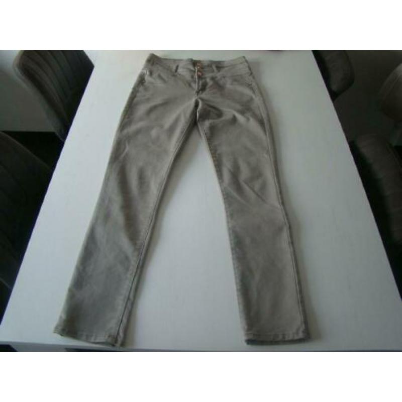 Supermooie broek van REFUGE / maat 38