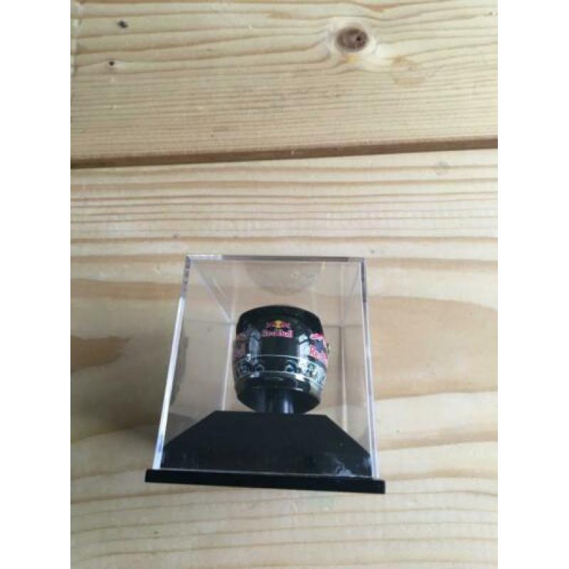 Sebastián Vettel helm 2010 1/8