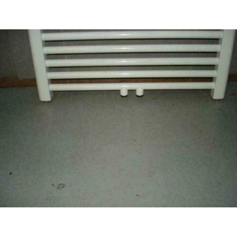 Handdoek radiator 60 cm breed x 185 cm hoog met midden- onde
