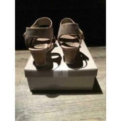 Super gave sandalen van Pitt, maat 42, NIEUW!!