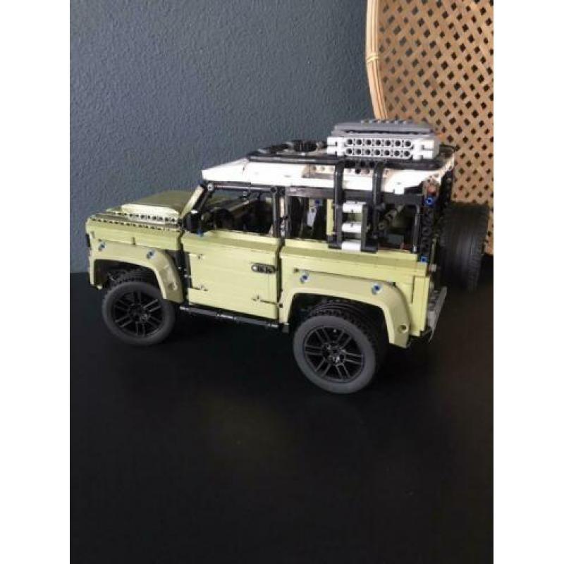 Lepin Technic Defender