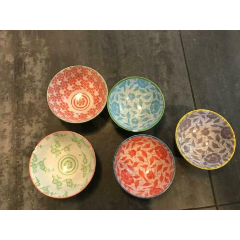 Set van 5 mooie kommetjes / kommen / bakjes /servies bloemen