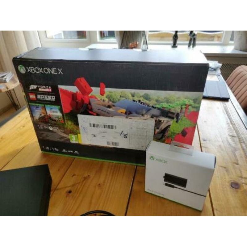 Xbox One X 12-2019 te koop of te ruil PS4