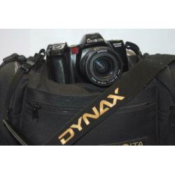 MINOLTA Dynax 7000I met 35/80 mm lens en flitser.