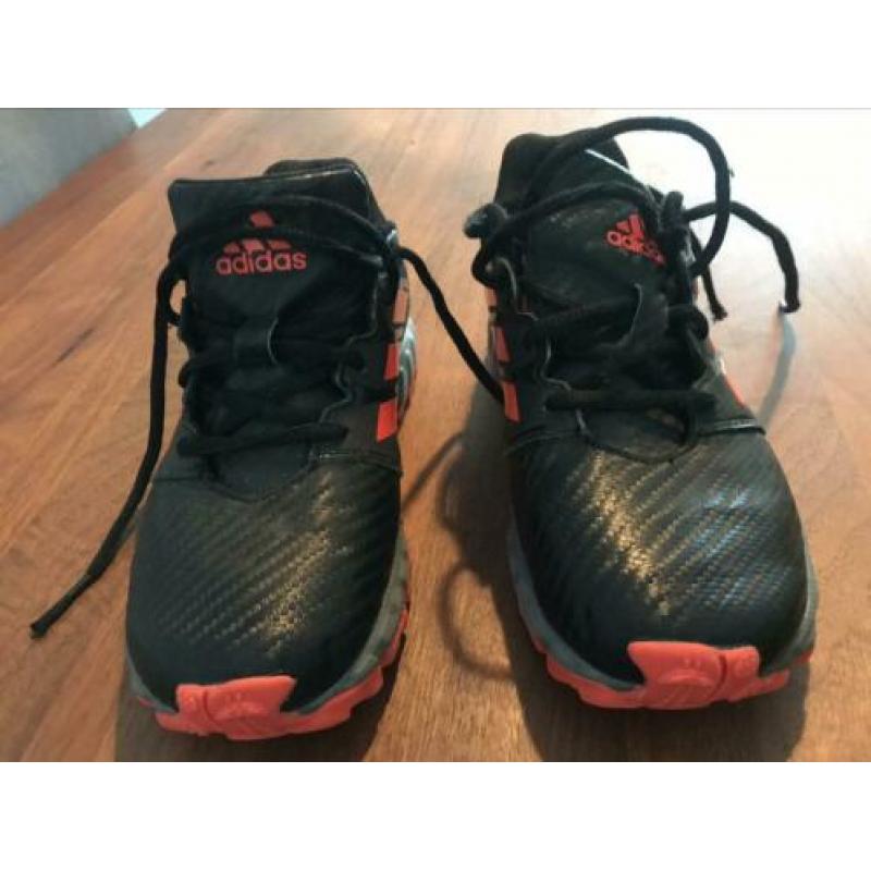 Adidas veld hockeyschoenen mt 34