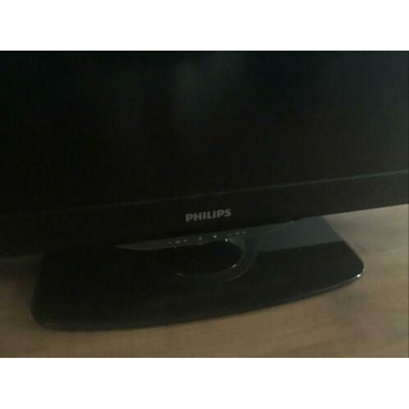Philips LCD full HD TV. Als nieuw met AB en boeken.