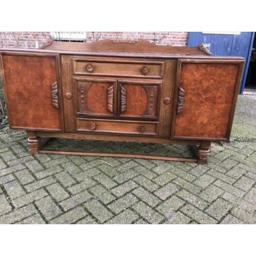 Vintage antieke donkerbruine dressoir
