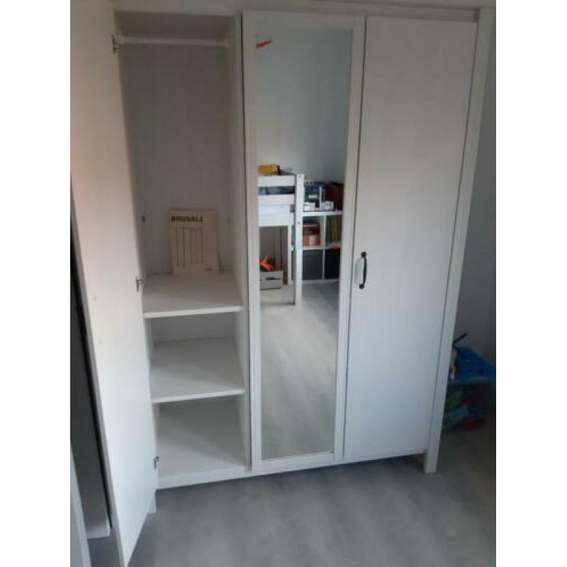 Kledingkast Busali