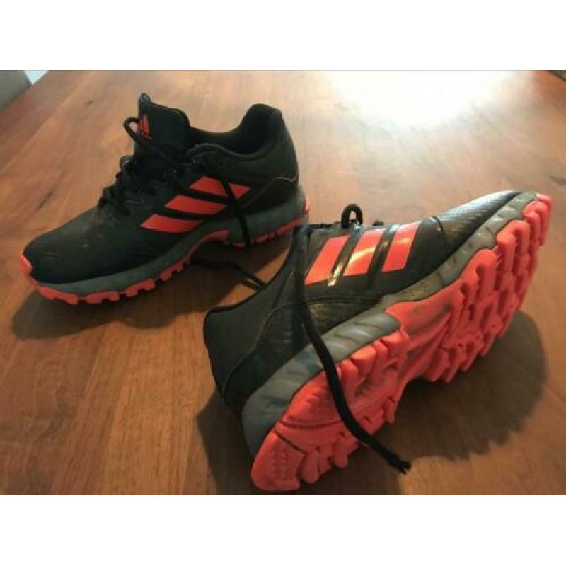 Adidas veld hockeyschoenen mt 34