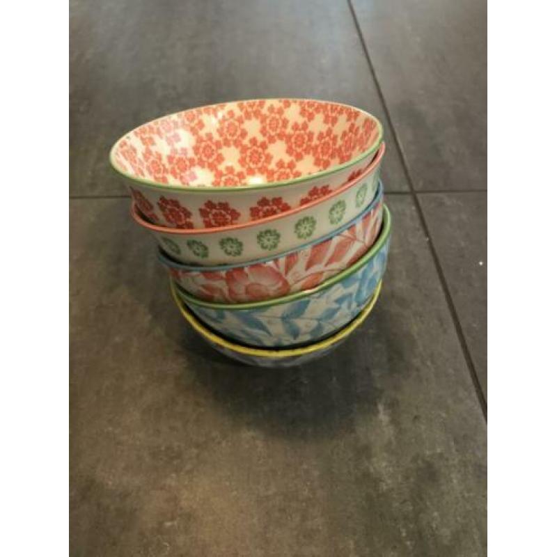 Set van 5 mooie kommetjes / kommen / bakjes /servies bloemen
