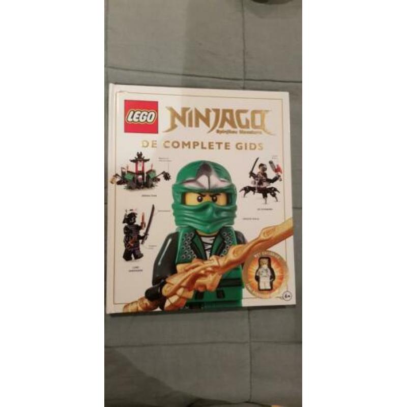 Lego Ninjago boek De Complete Gids