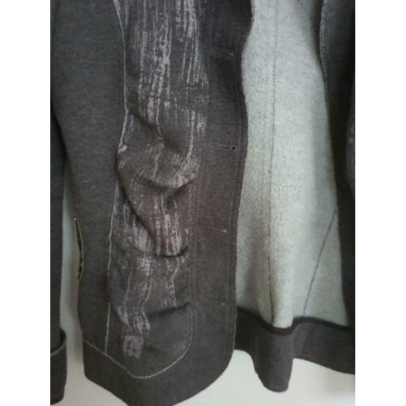 Jasje met boorduursels maat XL
