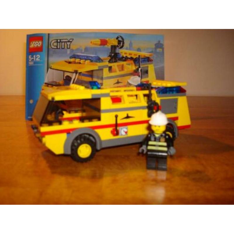 Lego city 7891 luchthaven brandweerwagen blusvoertuig auto