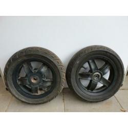 Set zwarte velgen / wielen van Piaggio Zip 2000
