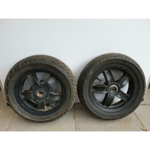 Set zwarte velgen / wielen van Piaggio Zip 2000
