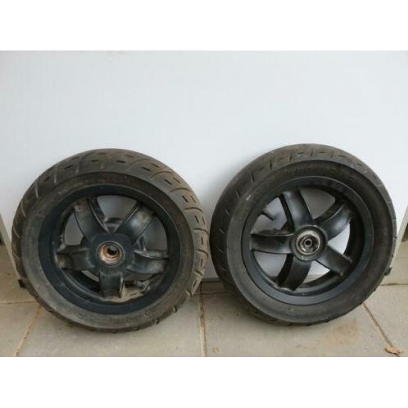 Set zwarte velgen / wielen van Piaggio Zip 2000