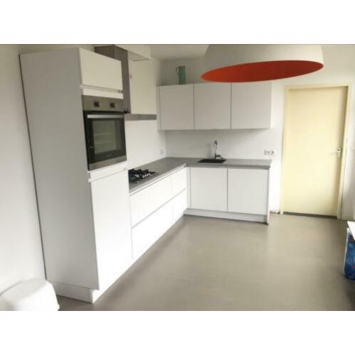 Keuken zgan compleet wit greeploos