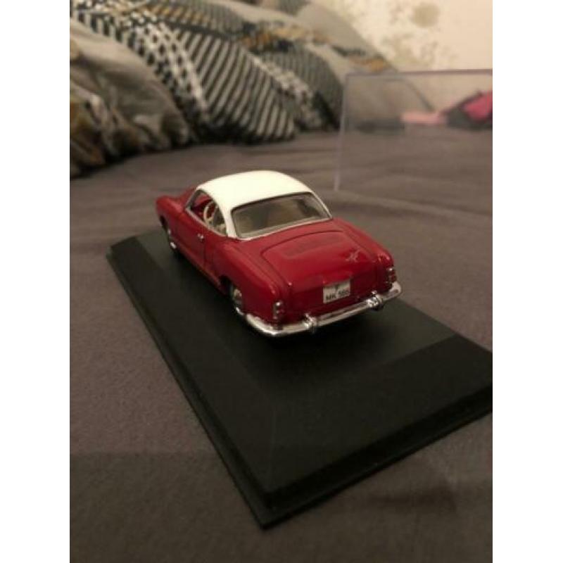 Schaalmodel VW Karmann Ghia Minichamps