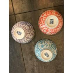 Set van 5 mooie kommetjes / kommen / bakjes /servies bloemen