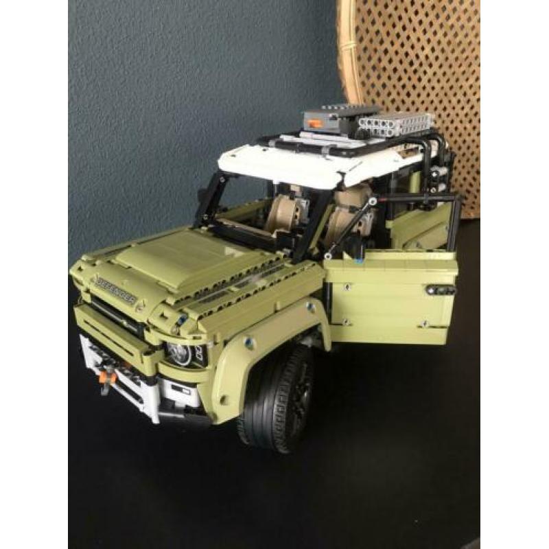Lepin Technic Defender