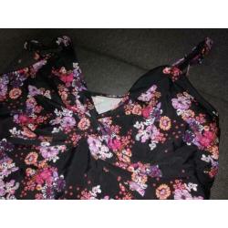 Mooi badpak met bloemen Maat 52