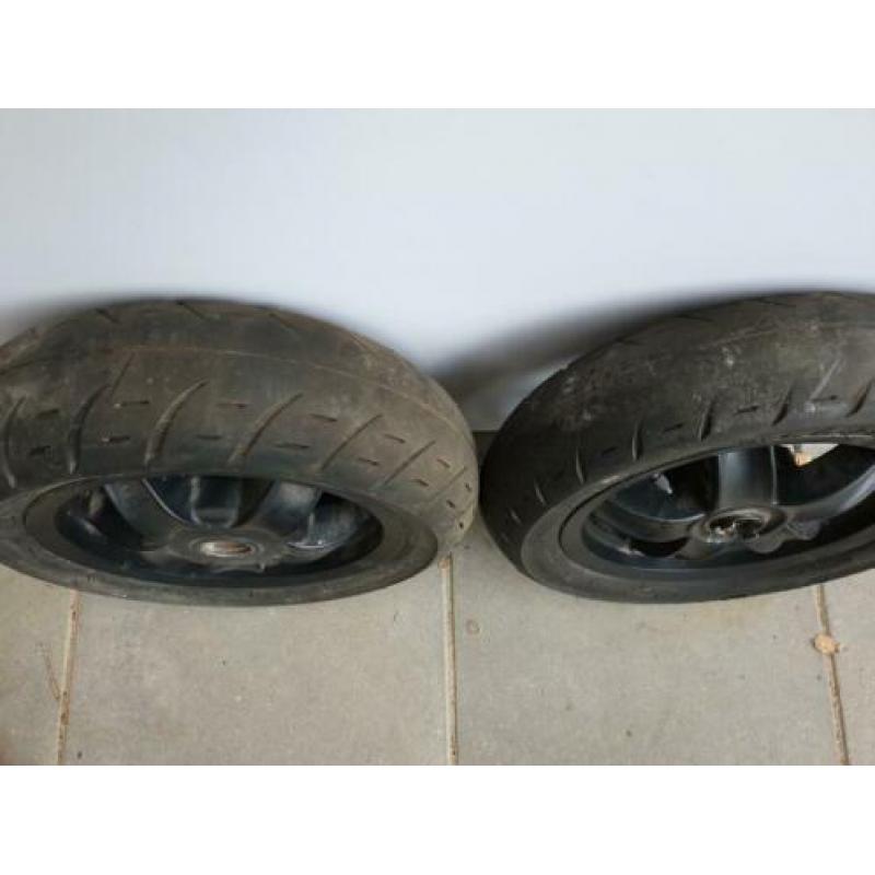 Set zwarte velgen / wielen van Piaggio Zip 2000