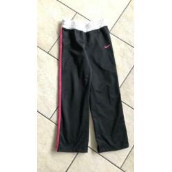 Nike trainingspak maat 122/128