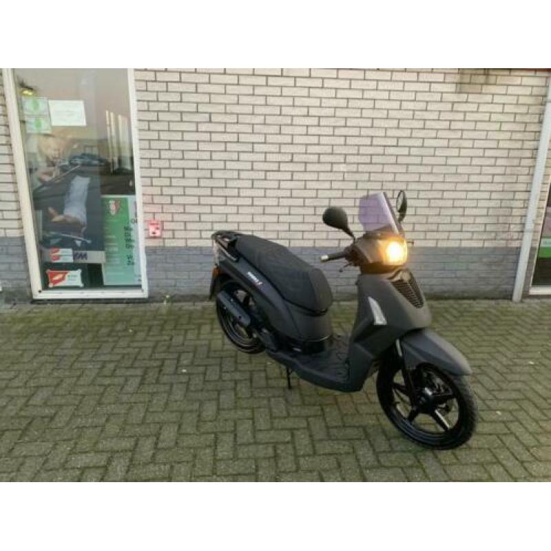 Aktie! mooie kymco people s 45km brom mat black 4t 2012 5000