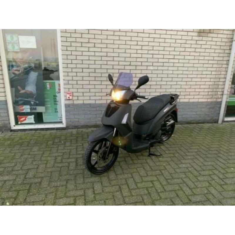 Aktie! mooie kymco people s 45km brom mat black 4t 2012 5000