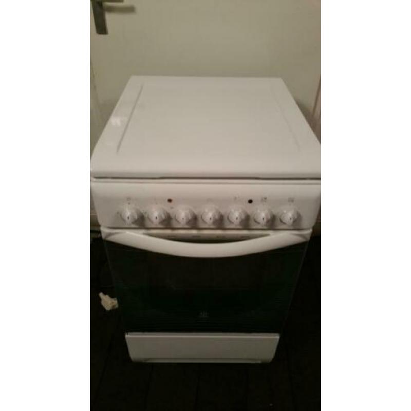 Top merk Indesit Elektrische fornuis+oven werkt 100%