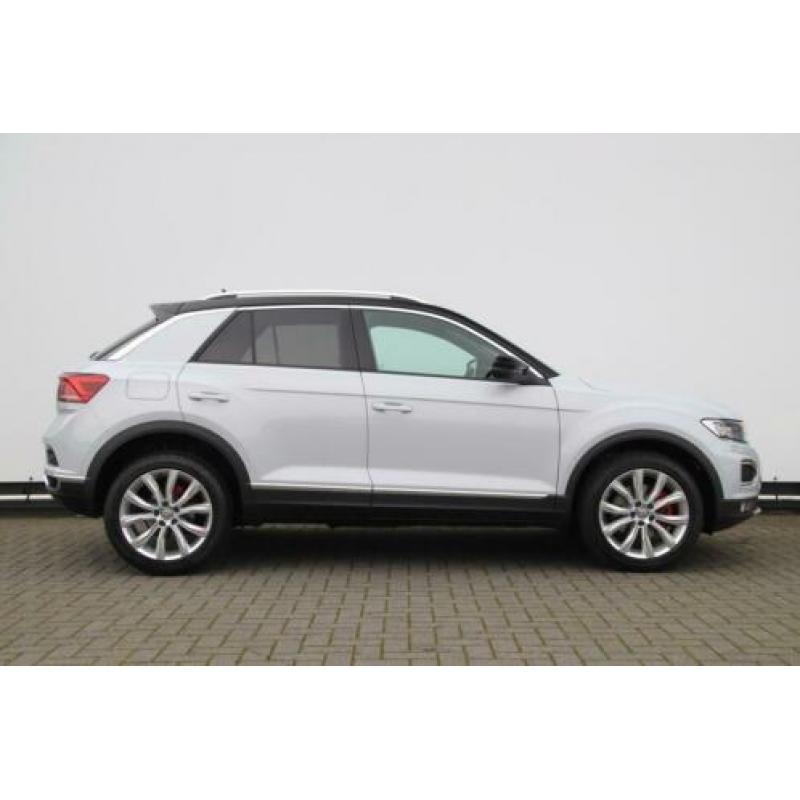 Volkswagen T-Roc 1.5 TSI 150PK DSG Sport | LED | Active info