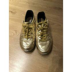 Asics gouden sneaker