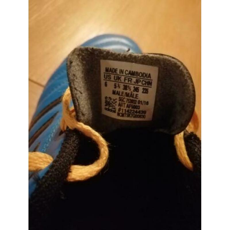 Te koop : Adidas gymschoenen blauw