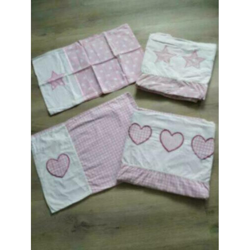 Twee dekbedovertrekken meisjes roze hartjes / sterretjes