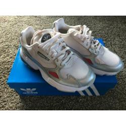 Adidas Falcon maat 36, zilver, grijs, 60€ (was 100€)