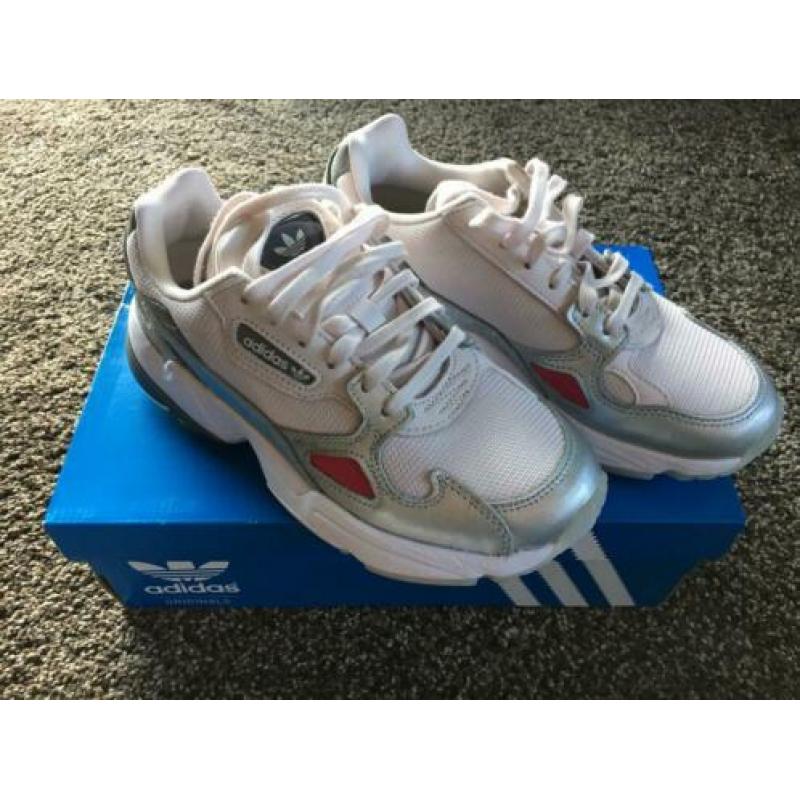 Adidas Falcon maat 36, zilver, grijs, 60€ (was 100€)