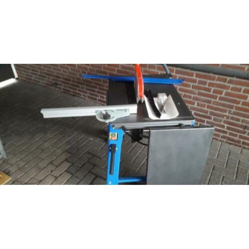 Sterke mooie complete zaagtafel 230 watt