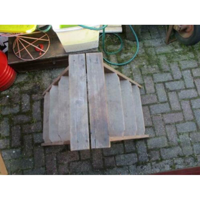 mooie houten dubbelzijdige trap