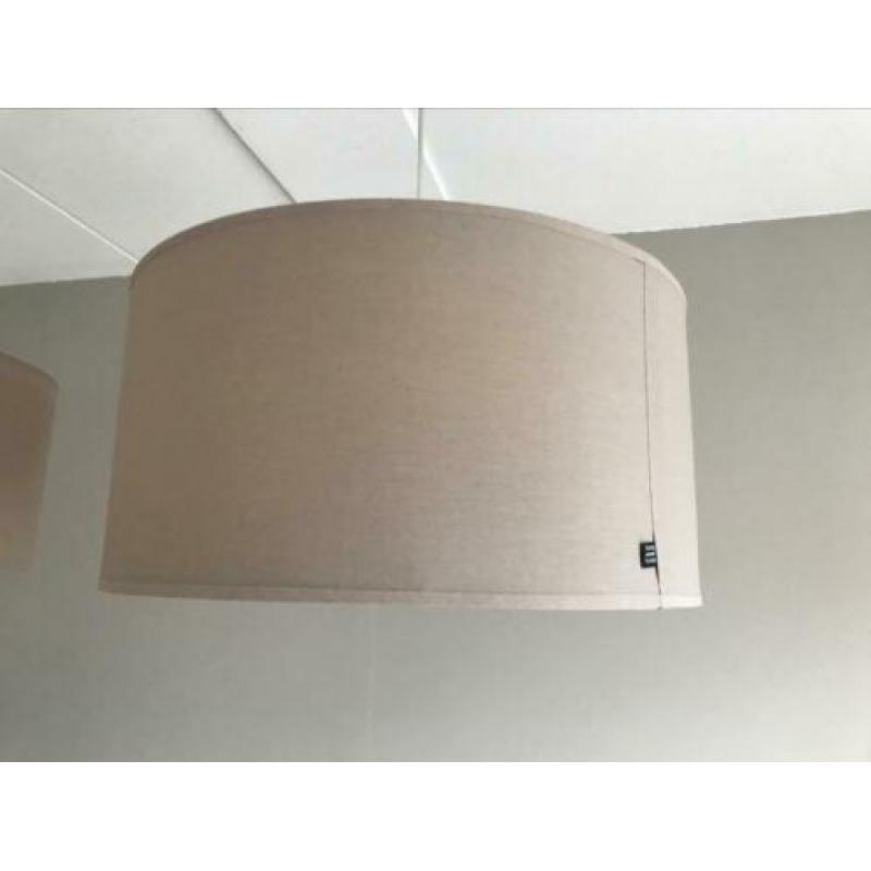 Hanglamp met 2 kappen taupe en rvs plaat