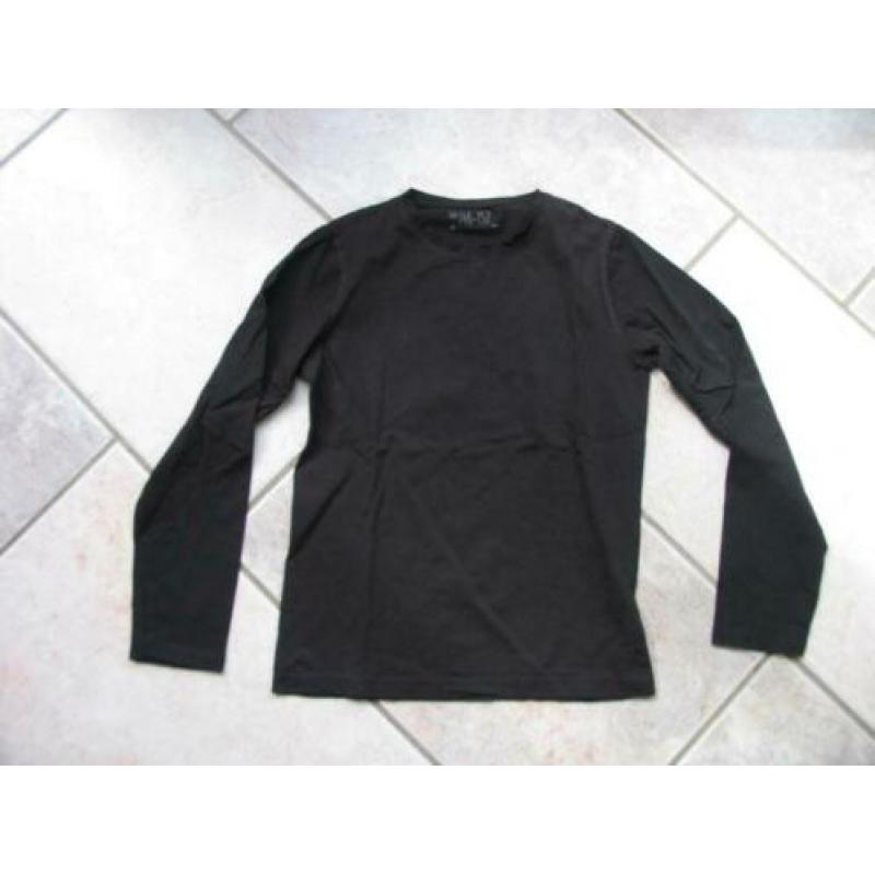 T-shirt lange mouw grijs met sterren. Maat 146