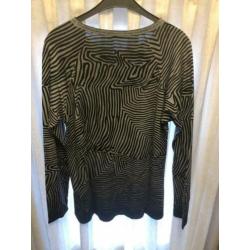 Margittes mooi nieuw grijs zwart shirt met print maat 40
