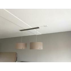 Hanglamp met 2 kappen taupe en rvs plaat