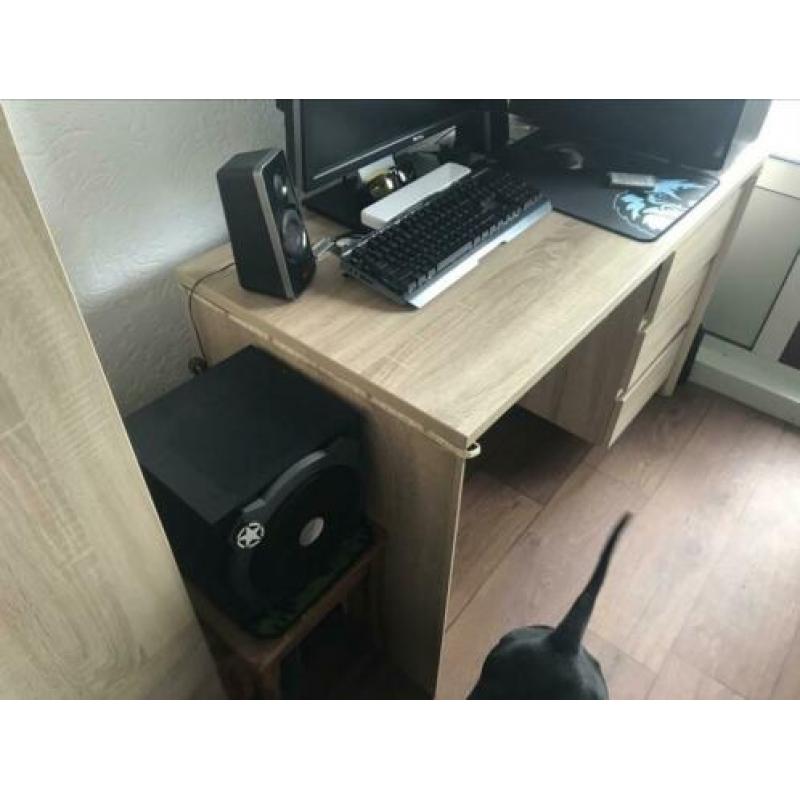 Bureau HALLUND 59x119 eiken