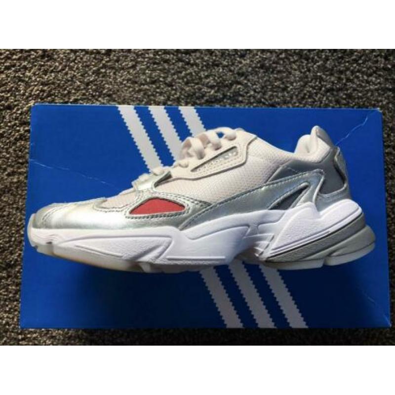Adidas Falcon maat 36, zilver, grijs, 60€ (was 100€)