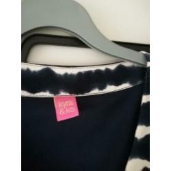 Leuke jurk van Kyra & ko, blauw/wit, z. g. a. n., Maat 44.